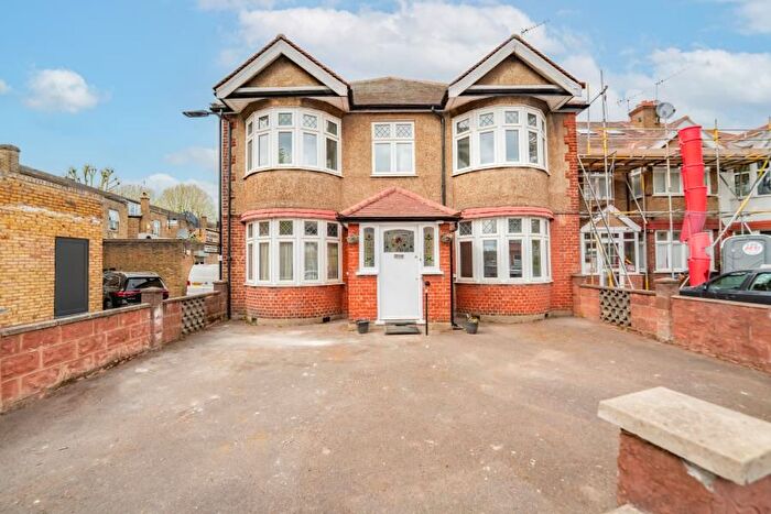 4 Bedroom Property To Rent In Cawdor Crescent, London, W7