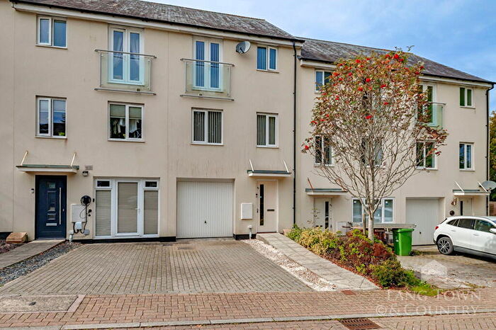 4 Bedroom Terraced House For Sale In Fleetwood Gardens, Southway, Plymouth, PL6