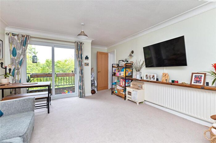 2 Bedroom Apartment For Sale In Holm Court, Twycross Road, Godalming, Surrey, GU7