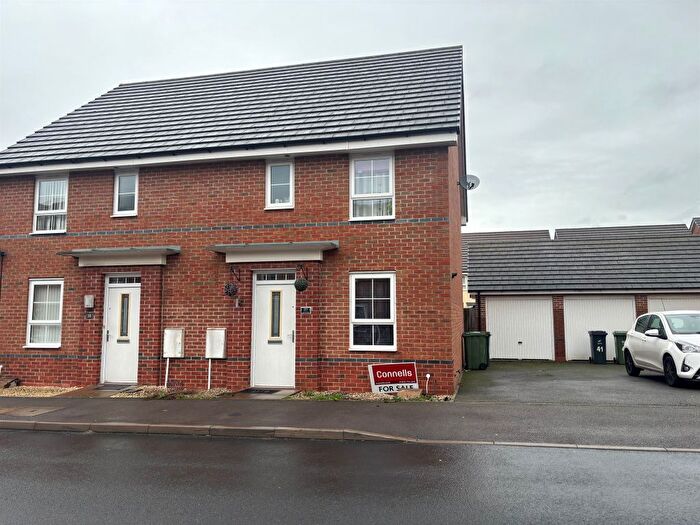 3 Bedroom Semi Detached House For Sale In Rounds Road, Worcester, WR5