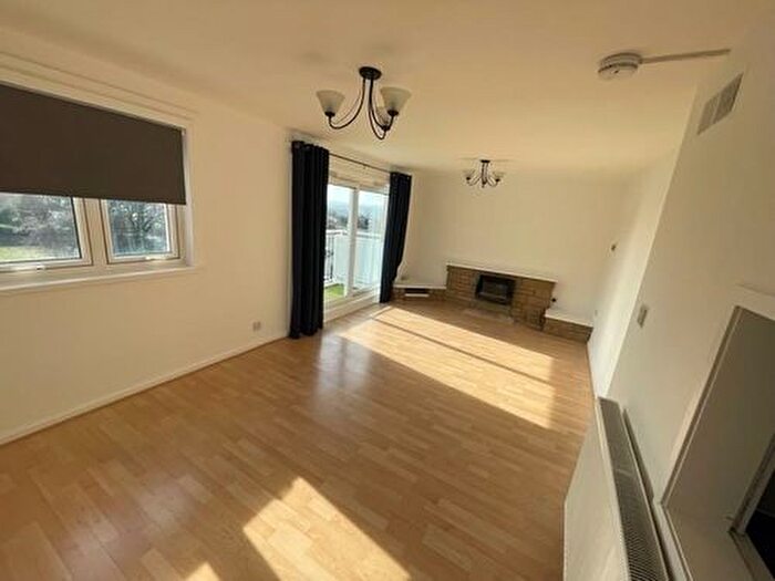 3 Bedroom Flat To Rent In Marjoribanks Street, Bathgate, EH48