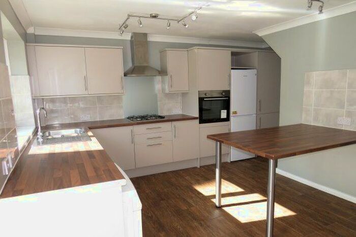 2 Bedroom Semi-Detached House To Rent In Keresley Grove, Birmingham, B29