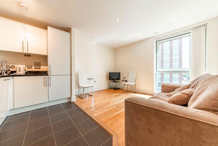 1 Bedroom Flat To Rent In Prestons Road, Canary Wharf, E14