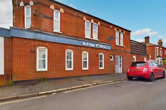 5 Bedroom Property To Rent In Milton Road, Southampton, SO15