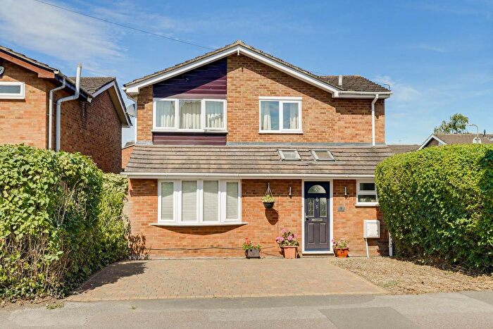 4 Bedroom Detached House For Sale In Carnation Close, Leighton Buzzard, LU7