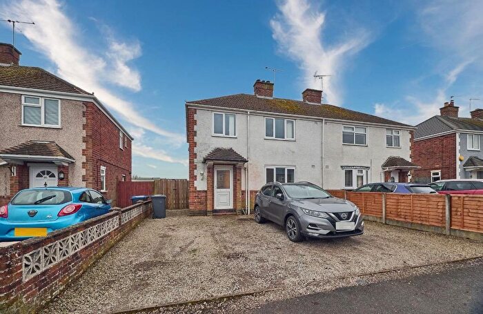 3 Bedroom Semi-Detached House To Rent In Featherston Drive, Burbage, Hinckley, LE10