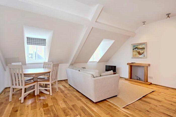 2 Bedroom Flat To Rent In Maidstone Buildings Mews, London, SE1