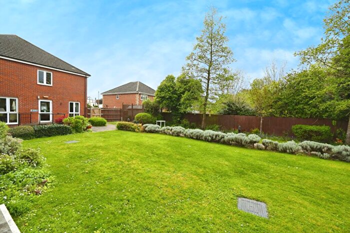 1 Bedroom Apartment For Sale In Stevens Court, Winnersh, RG41