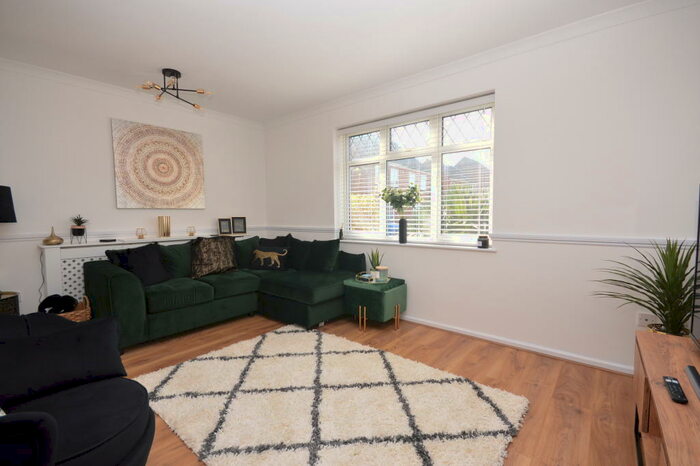 2 Bedroom House To Rent In Bradfield Close, Rushden, NN10