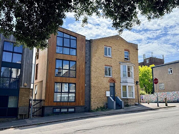 2 Bedroom Flat For Sale In Addington Street, Margate, CT9