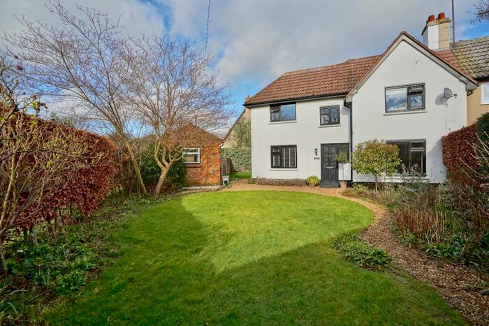 3 Bedroom Semi-Detached House For Sale In Chapmans, Hemingford Abbots, Huntingdon, Cambridgeshire, PE28