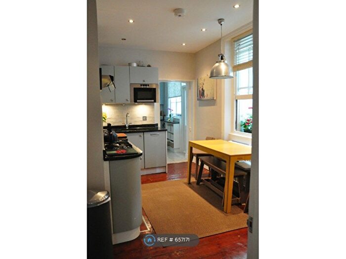 1 Bedroom Flat To Rent In Peacock Street, London, SE17