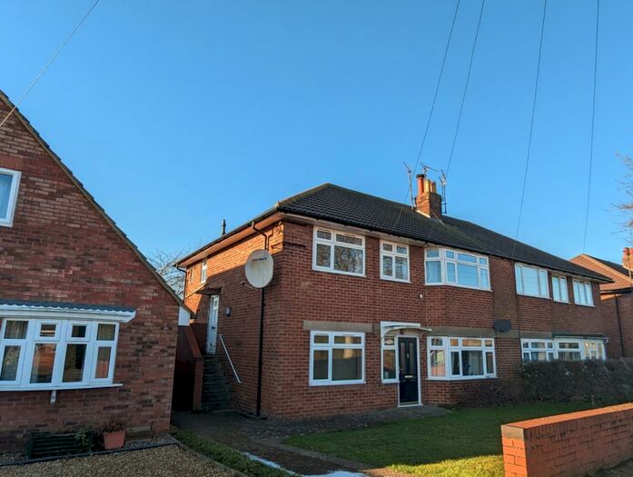 2 Bedroom Flat To Rent In Bridle Road, Burton Latimer, NN15