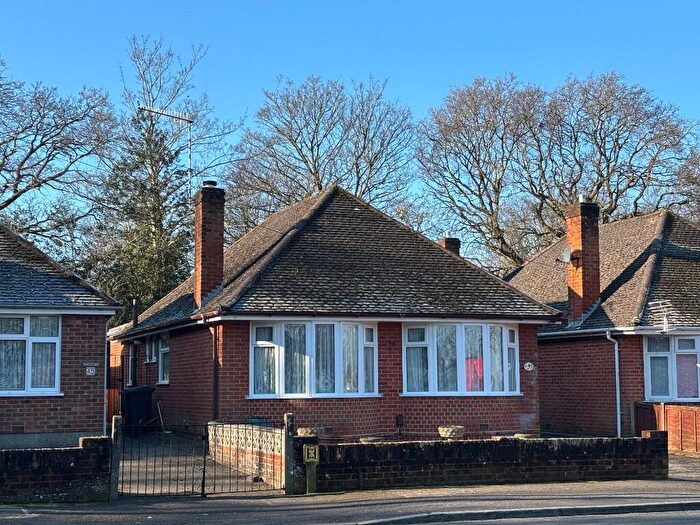 3 Bedroom Bungalow For Sale In Wicket Road, Bournemouth, BH10