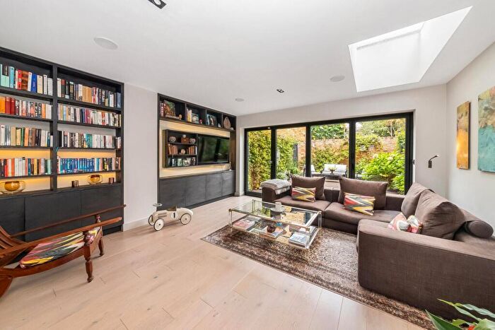 4 Bedroom End Of Terrace House For Sale In Hinton Road, Herne Hill, London, SE24
