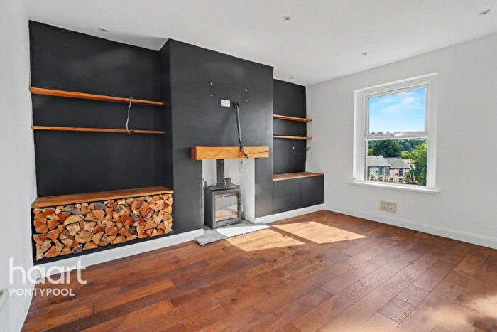 2 Bedroom Semi-Detached House For Sale In Chapel Road, Pontypool, NP4