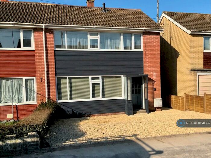3 Bedroom Semi-Detached House To Rent In Hardens Mead, Chippenham, SN15