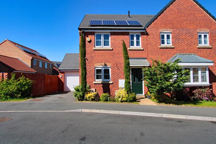 3 Bedroom Semi-Detached House For Sale In Flinders Close, Corby, NN18