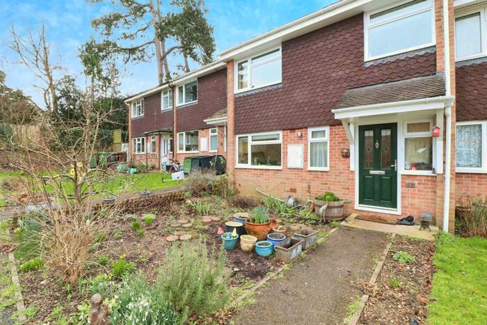 3 Bedroom Terraced House For Sale In Harveys Field, Overton, Basingstoke, RG25