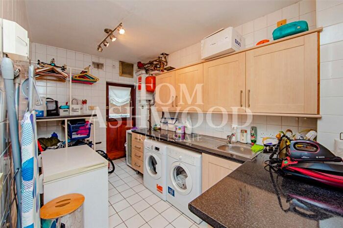 5 Bedroom End Of Terrace House For Sale In Westrow Drive, Leftley Estate, Barking, IG11