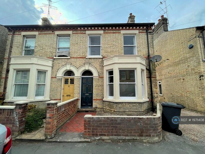 5 Bedroom End Of Terrace House To Rent In Hemingford Road, Cambridge, CB1
