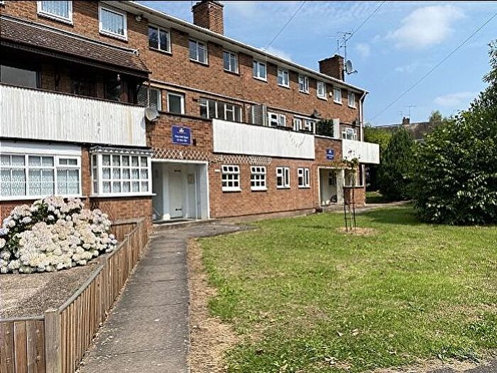 2 Bedroom Flat To Rent In Pool Hall Road, Castlecroft, Wolverhampton, WV3