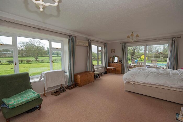 5 Bedroom Bungalow To Rent In Damerham, Hampshire, SP6