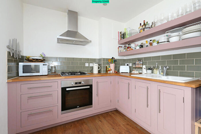 3 Bedroom Apartment To Rent In Fortis Green Road, London, N10