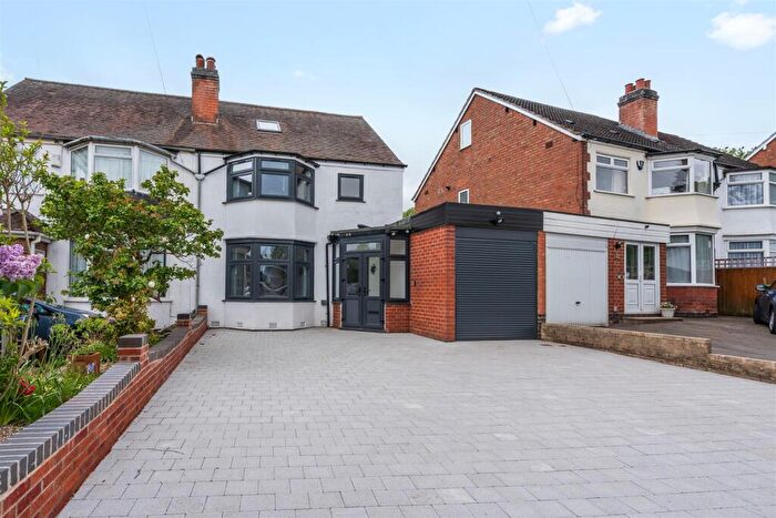 4 Bedroom Semi-Detached House For Sale In Ulverley Green Road, Solihull, B92