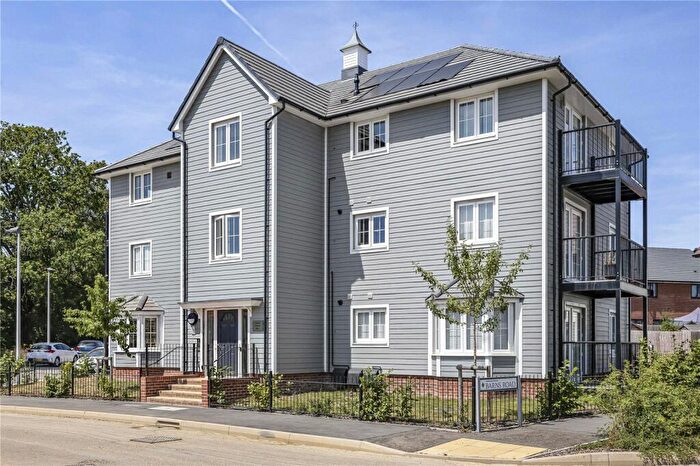 1 Bedroom Apartment For Sale In Barns Road, Finchwood Park, Wokingham, Berkshire, RG40