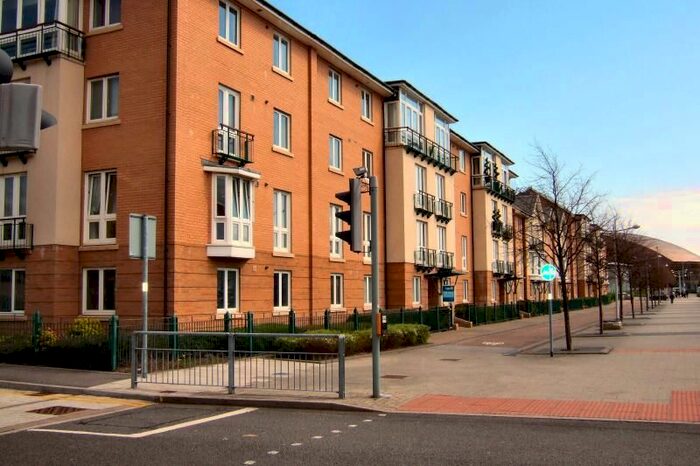 2 Bedroom Flat To Rent In Ffordd Garthorne, Cardiff, CF10