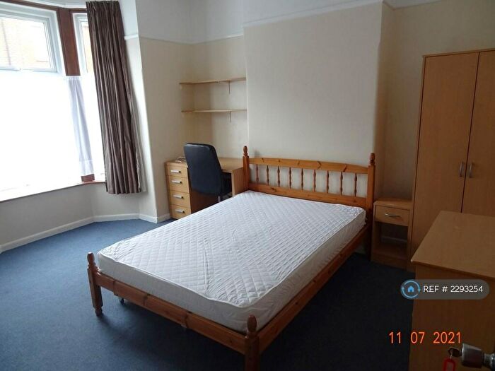 5 Bedroom Terraced House To Rent In Sheffield Road, Portsmouth, PO1