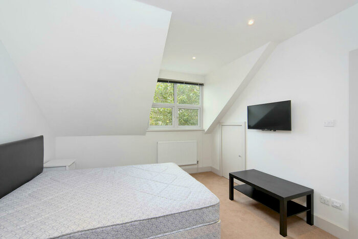 1 Bedroom Flat To Rent In Norwood Road, London, SE27