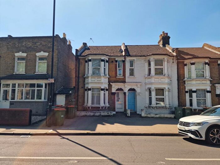 2 Bedroom Property For Sale In Portway, Stratford, E15
