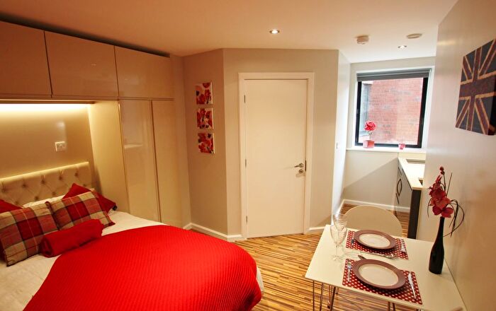 1 Bedroom Flat To Rent In Princess Street, Manchester, M1