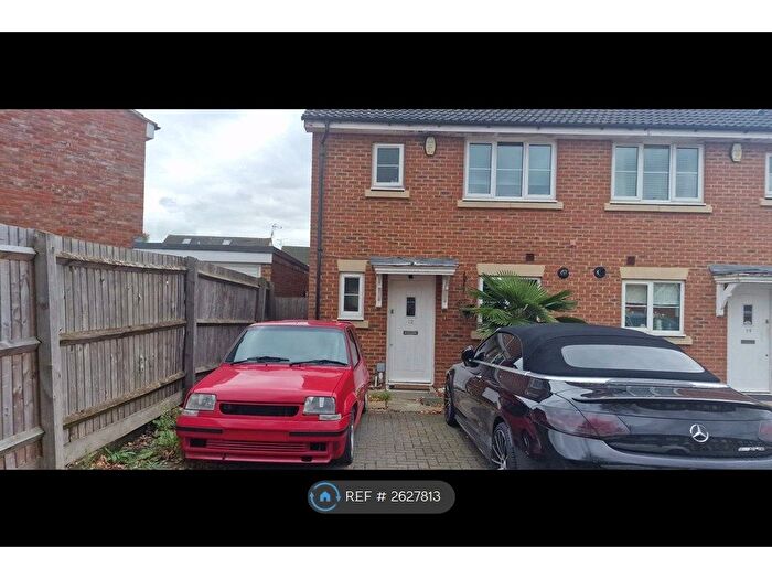 3 Bedroom Semi-Detached House To Rent In Failand Mews, Stanford-Le-Hope, SS17
