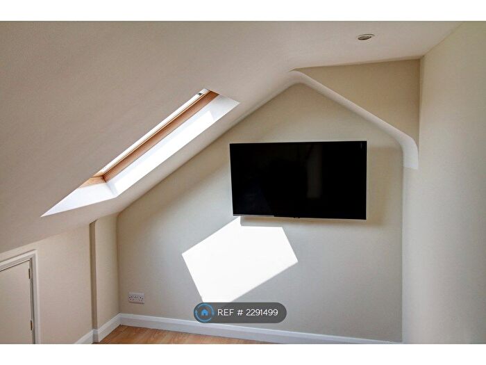 3 Bedroom Flat To Rent In Granby Grove, Southampton, SO17