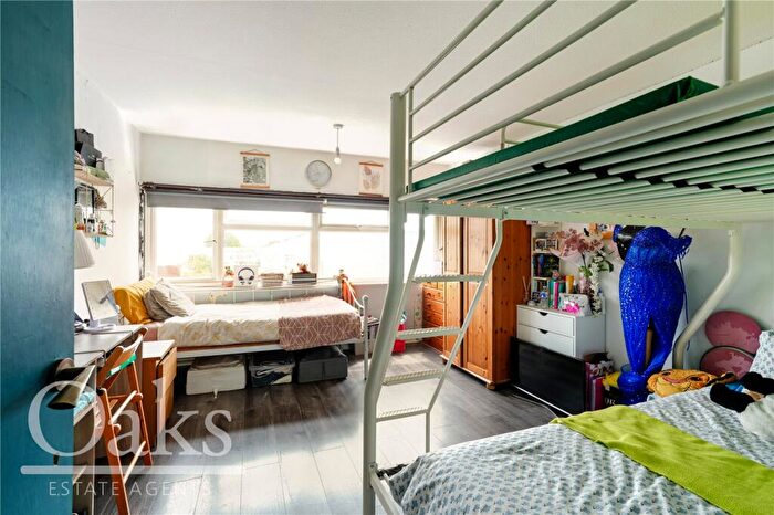 3 Bedroom Terraced House For Sale In Caernarvon Close, Mitcham, CR4