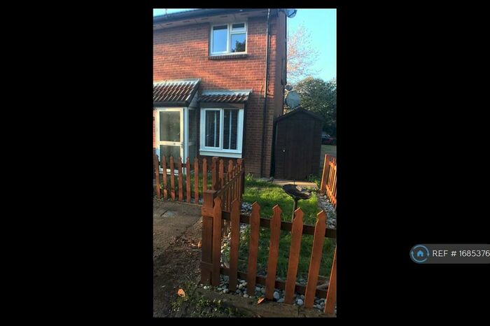 1 Bedroom Semi-Detached House To Rent In Mead Avenue, Langley, Nr Slough, SL3