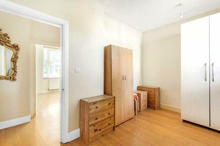 2 Bedroom Apartment To Rent In High Street, London, N8