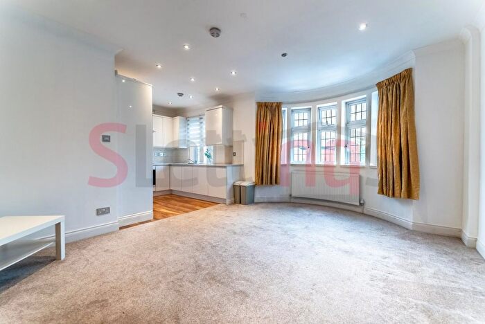 2 Bedroom Flat To Rent In Ashcombe Gardens, Edgware, HA8