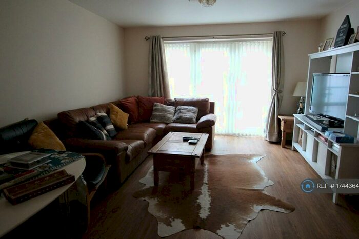 2 Bedroom Flat To Rent In Blenheim Court, Leicester, LE1