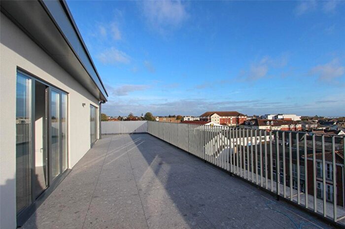 2 Bedroom Apartment To Rent In London Road, Hadleigh, Benfleet, Essex, SS7