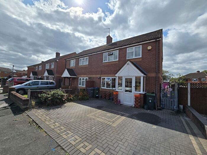 3 Bedroom Semi-Detached House For Sale In Hillary Avenue, Wednesbury, WS10