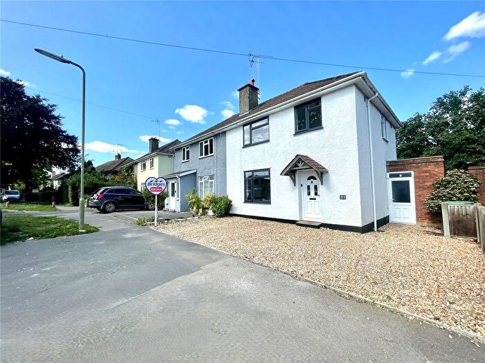 3 Bedroom Semi-Detached House For Sale In Birchett Road, Farnborough, Hampshire, GU14
