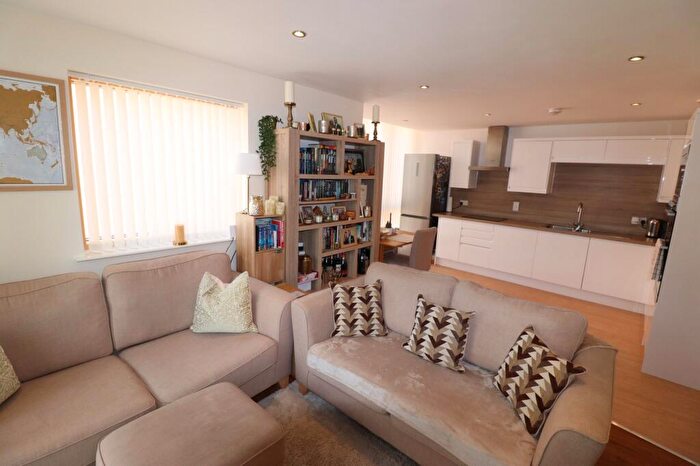 1 Bedroom Apartment To Rent In Waterfront Walk, Birmingham, Birmingham, B1