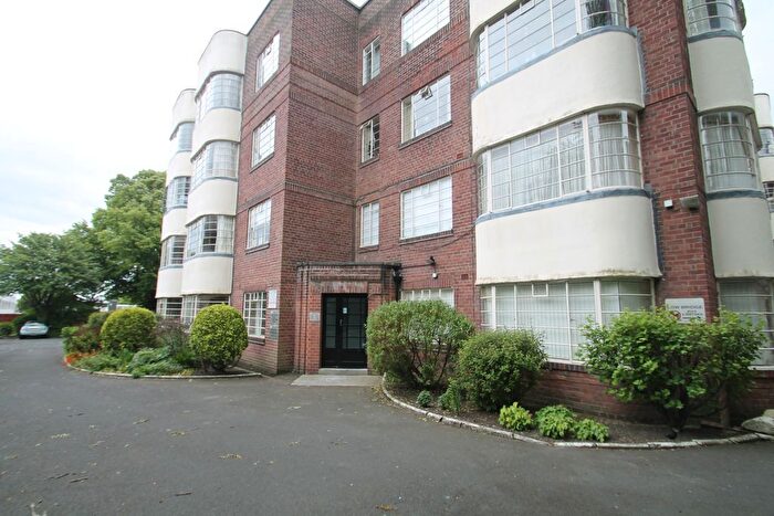 2 Bedroom Flat For Sale In Osborne Avenue, Newcastle Upon Tyne, NE2