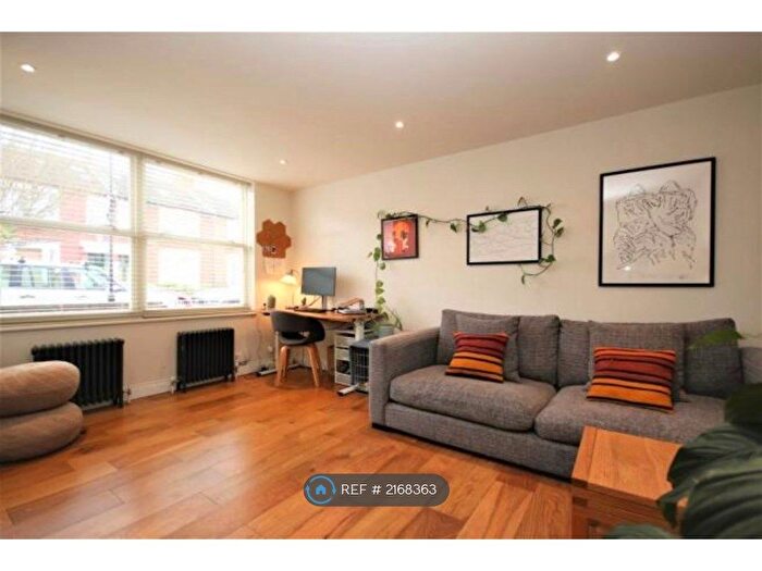 1 Bedroom Flat To Rent In Tivoli Road, London, N8