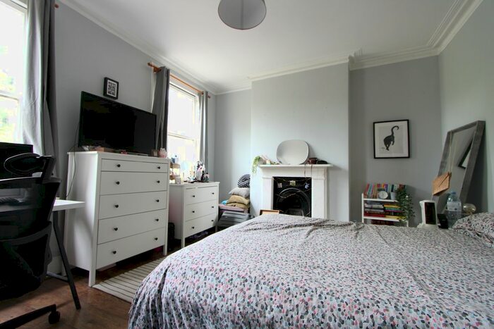 1 Bedroom Terraced House To Rent In Quicks Road, Wimbledon, SW19