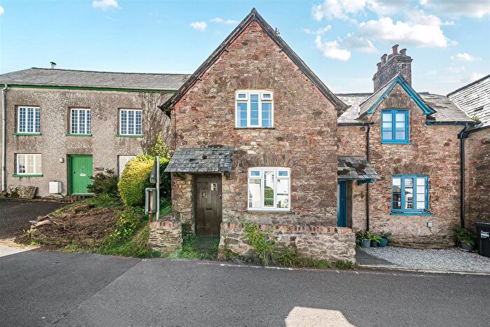 2 Bedroom End Of Terrace House For Sale In Crafthole, Near Portwrinkle Beach, PL11